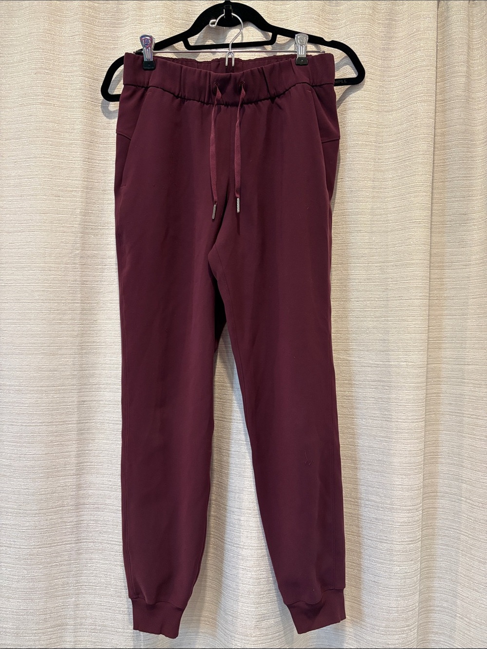 lululemon athletica women's burgundy jogger pants size 4
